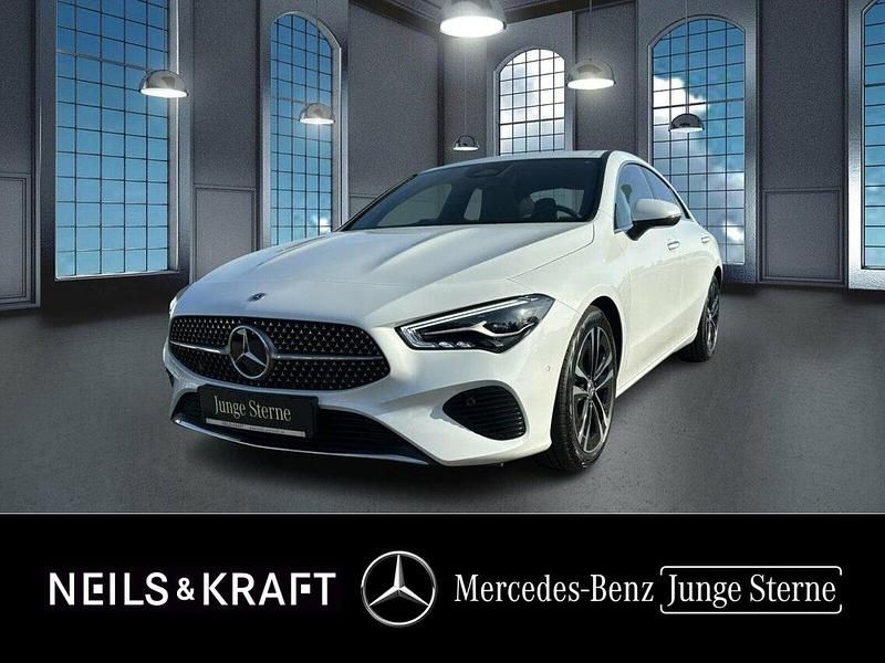 Weiß Gebraucht 2024 Mercedes CLA180 Progressive Limousine | 34.980 € (Etwas zu teuer) - Bild 1/4