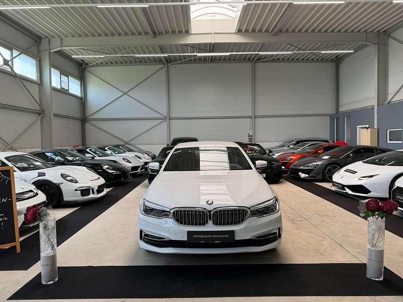 Weiß Gebraucht 2020 BMW 540 Luxury Line Limousine | 31.489 € (Guter Preis) - Bild 1/3