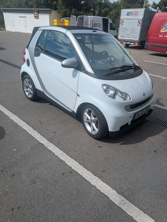 Weiß Gebraucht 2009 Smart ForTwo Cabrio Cabrio | 4.999 € (Fairer Preis) - Bild 1/4