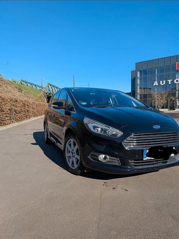 Gebraucht Ford S-MAX Titanium 150 PS (110 kW) 2016 Schwarz Van / Kleinbus