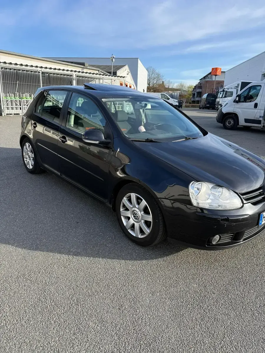 Gebraucht VW Golf V 75 PS (55 kW) 2006 Schwarz Kleinwagen