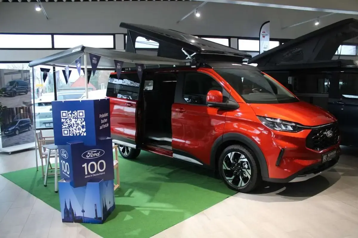Nouvelle Ford Transit Custom Active 170 ch (125 kW) 2025 Rouge Monospace