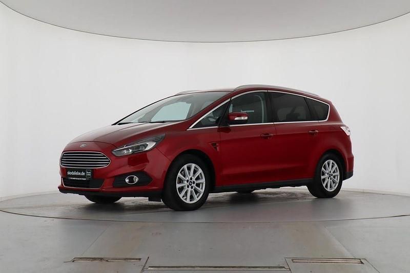 Rubyrot (metallic) Gebraucht 2016 Ford S-MAX Titanium Van / Kleinbus | 8.890 € (Superpreis) - Bild 1/4