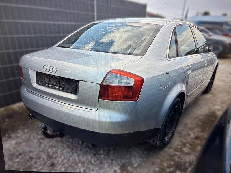 Gebraucht Audi A4 131 PS (96 kW) 2004 Silber Limousine