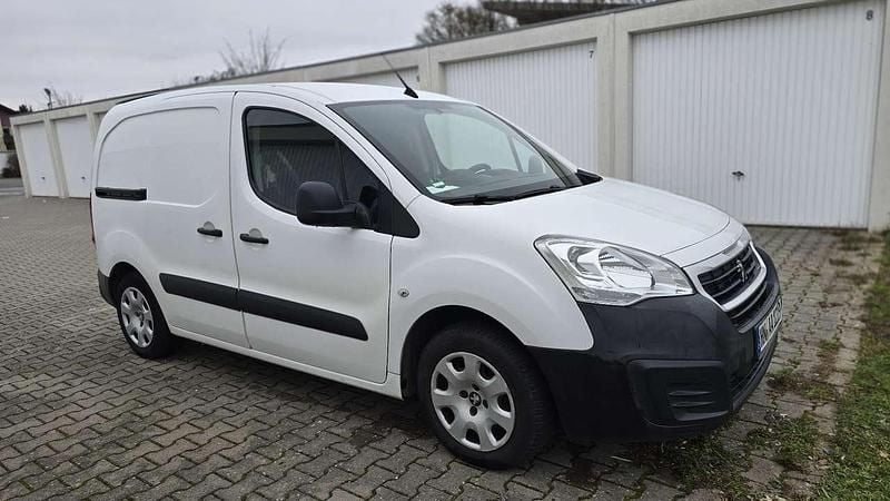 Gebraucht Peugeot TePee Active 92 PS (67 kW) 2017 Weiß Kombi