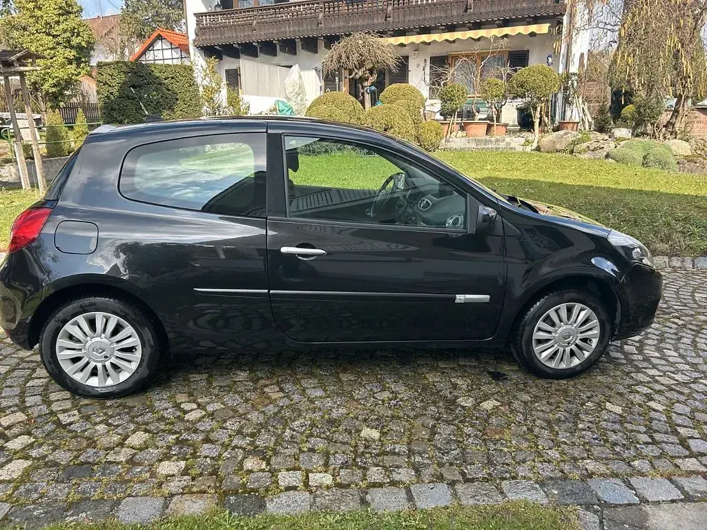Gebraucht Renault Clio II 101 PS (74 kW) 2010 Schwarz Limousine