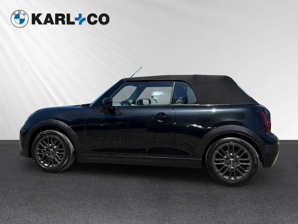 Gebraucht Mini Cooper Cabriolet Favoured 163 PS (119 kW) 2025 Schwarz Cabrio