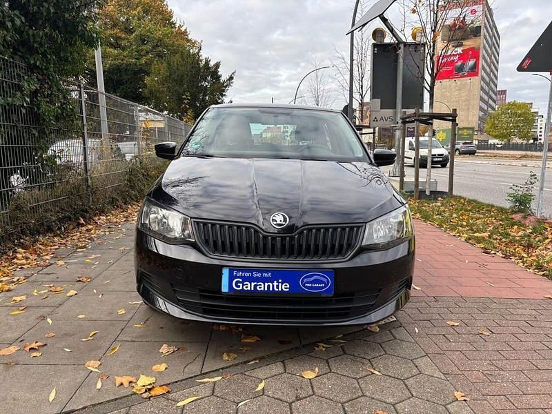 Schwarz Gebraucht 2015 Skoda Fabia Active Limousine | 5.500 € (Fairer Preis) - Bild 1/4