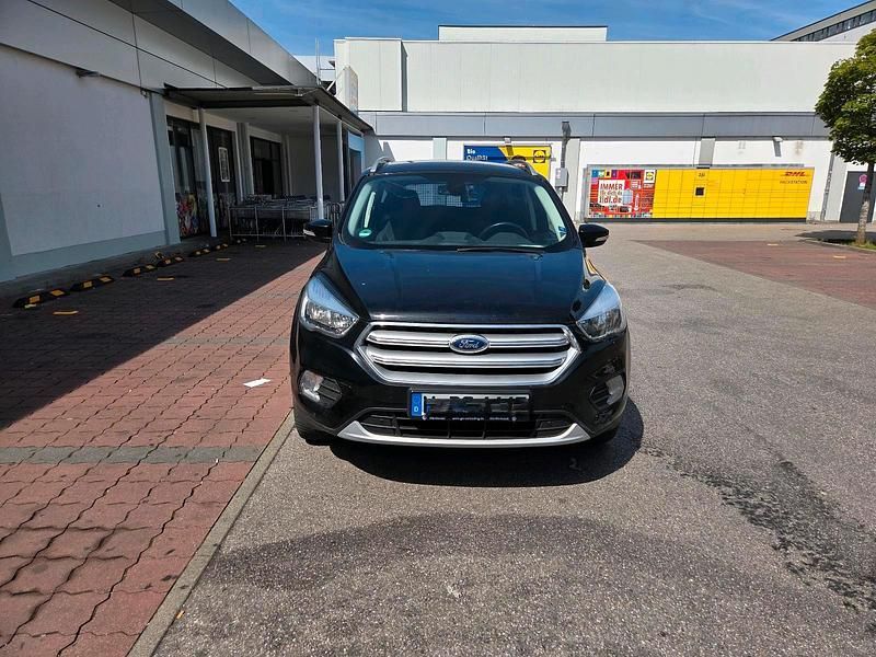 Schwarz Gebraucht 2019 Ford Kuga SUV | 11.200 € (Superpreis) - Bild 1/4