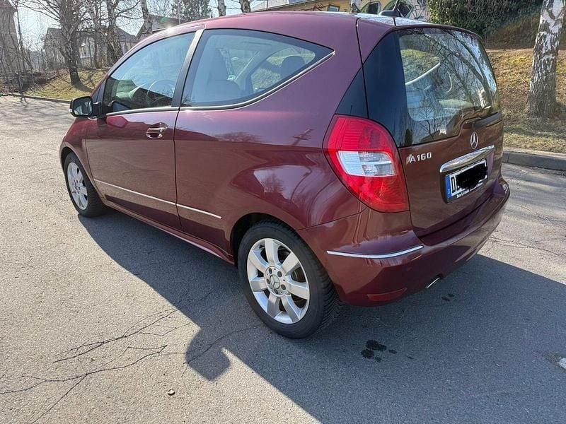 Gebraucht Mercedes A160 Elegance 95 PS (69 kW) 2010 Rot Limousine