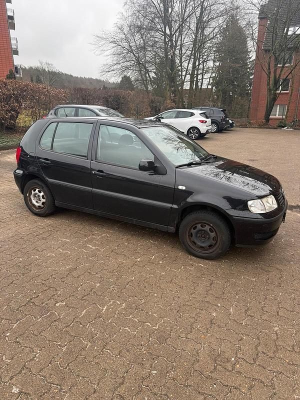 Gebraucht VW Polo 60 PS (44 kW) 2000 Schwarz Limousine