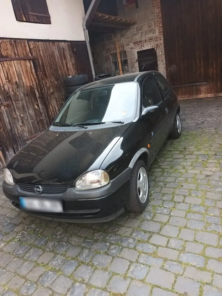 Gebraucht Opel Corsa 65 PS (47 kW) 1998 Schwarz Kleinwagen