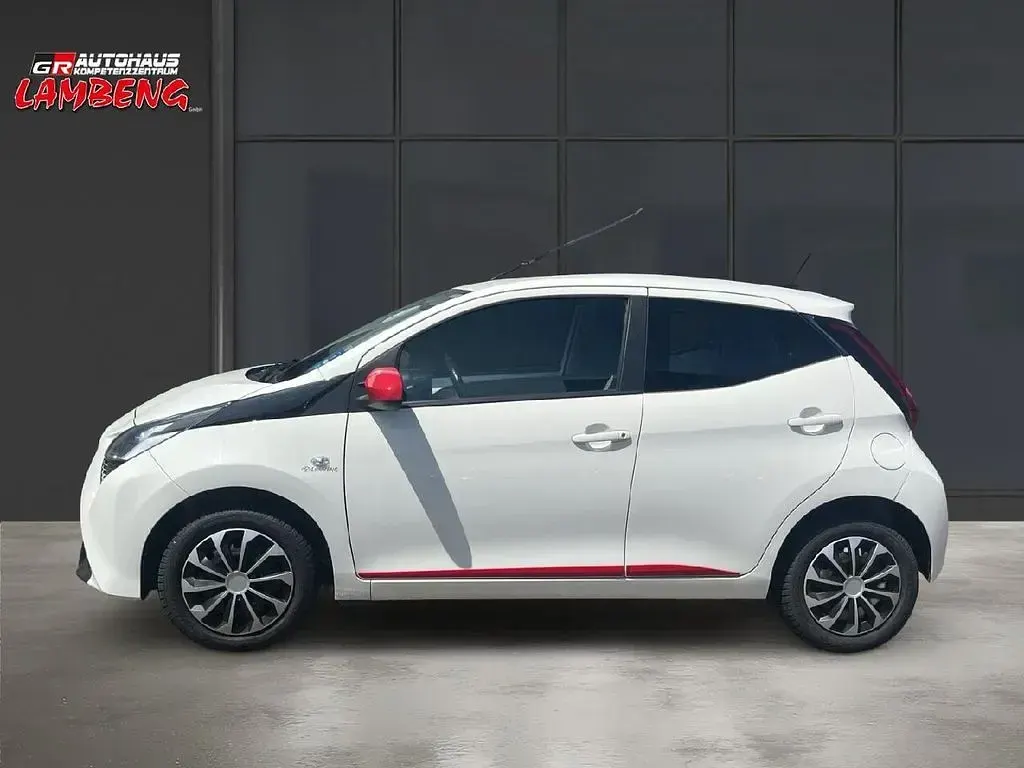 Gebraucht Toyota Aygo Connect Style 72 PS (52 kW) 2019 Weiß Kleinwagen