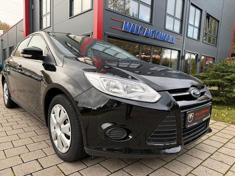 Gebraucht Ford Focus Trend 105 PS (77 kW) 2013 Schwarz Limousine