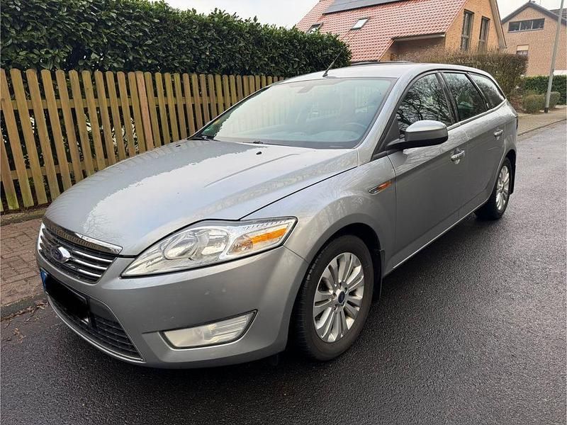 Gebraucht Ford Mondeo Ghia 131 PS (96 kW) 2007 Silber Limousine