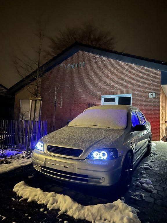 Silber Gebraucht 2003 Opel Astra Njoy Limousine | 2.600 € (Etwas zu teuer) - Bild 1/4