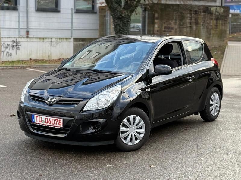 Schwarz Gebraucht 2010 Hyundai i20 Kleinwagen | 4.499 € (Teuer) - Bild 1/4