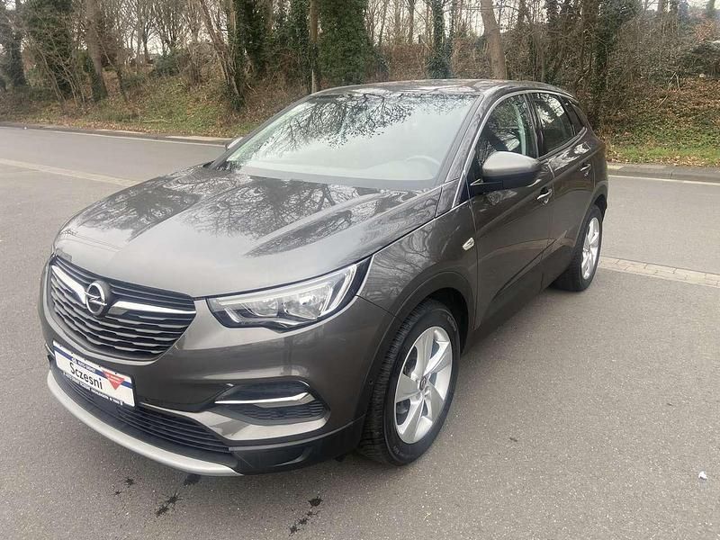 Mondstein grau/e:vulkan grau Gebraucht 2019 Opel Grandland X Innovation SUV | 15.390 € (Fairer Preis) - Bild 1/4