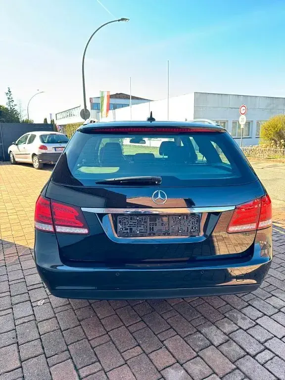 Gebraucht Mercedes E200 Elegance 136 PS (100 kW) 2014 Schwarz Limousine