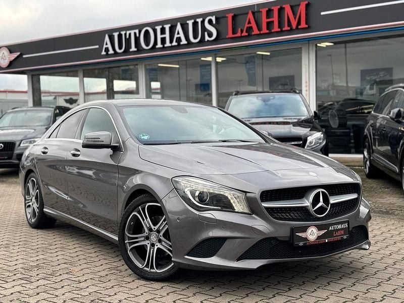 Grau Gebraucht 2014 Mercedes CLA180 Limousine | 13.990 € (Guter Preis) - Bild 1/4