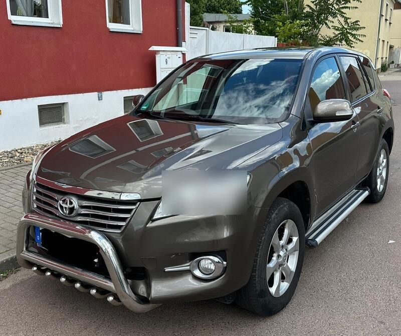 Braun Gebraucht 2011 Toyota RAV4 SUV | 9.490 € (Guter Preis) - Bild 1/4