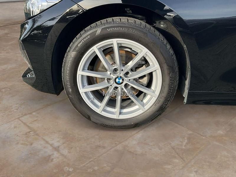 Gebraucht BMW 320 190 PS (139 kW) 2024 Schwarz Limousine