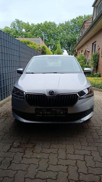 Silber Gebraucht 2019 Skoda Fabia Active Kombi | 5.500 € (Fairer Preis) - Bild 1/4