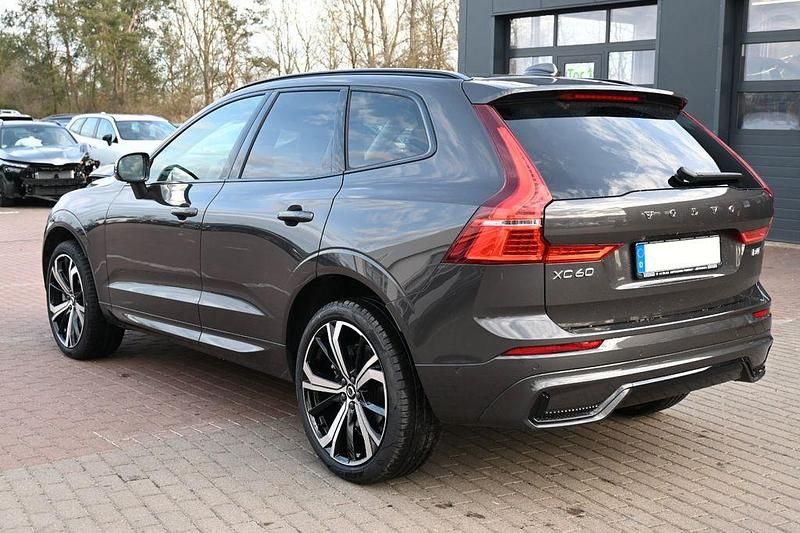 Gebraucht Volvo XC60 Plus 197 PS (144 kW) 2025 Grau SUV