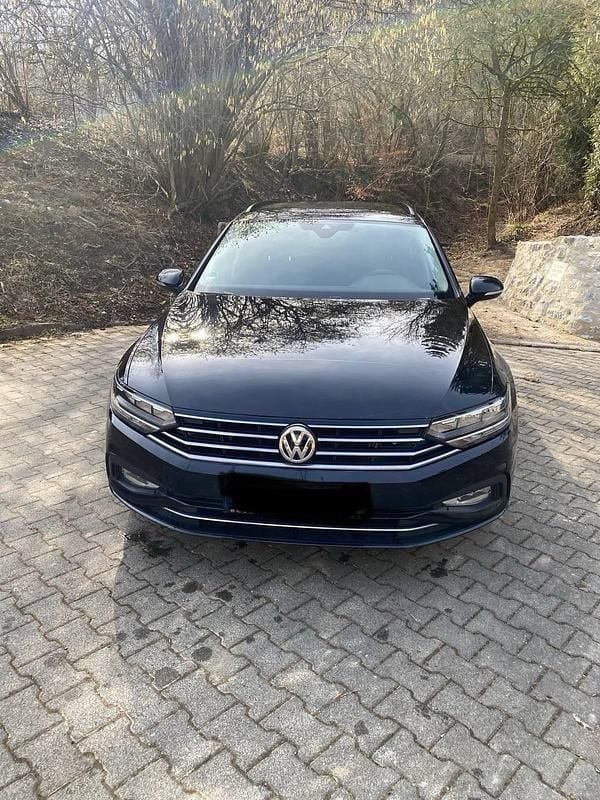 Schwarz Gebraucht 2020 VW Passat Kombi | 16.900 € (Guter Preis) - Bild 1/4