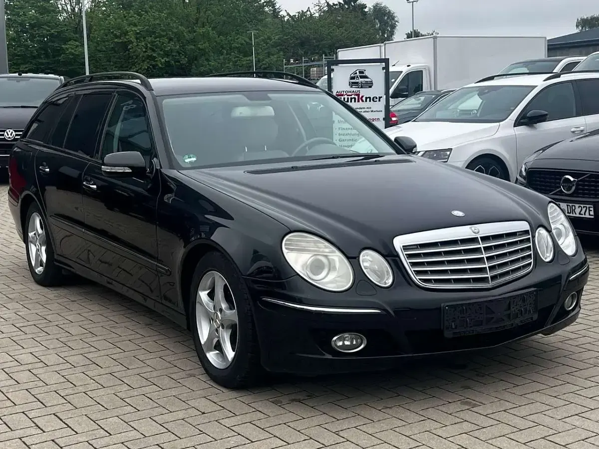 Gebraucht Mercedes E280 Elegance 190 PS (139 kW) 2008 Obsidianschwarz  metalliclack Kombi