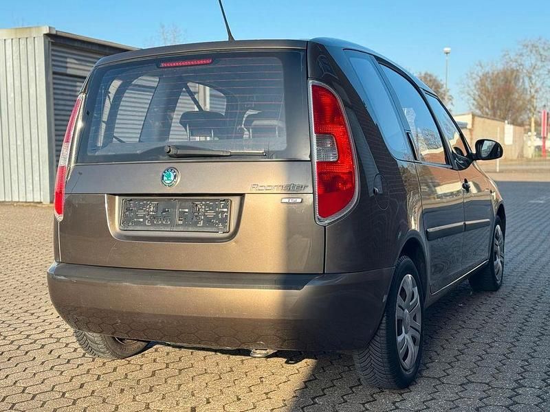 Gebraucht Skoda Roomster Plus Edition 86 PS (63 kW) 2012 Braun Van / Kleinbus