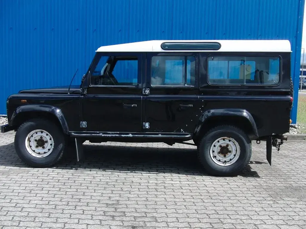 Gebraucht Land Rover Defender 122 PS (89 kW) 2003 Schwarz SUV