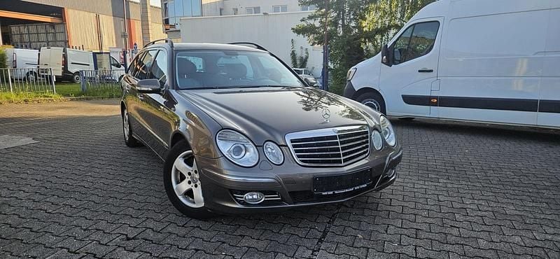 Silber Gebraucht 2007 Mercedes E200 Elegance Kombi | 4.600 € (Fairer Preis) - Bild 1/4
