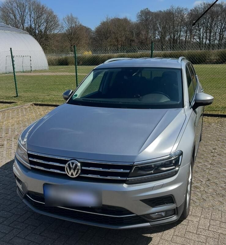 Grau Gebraucht 2021 VW Tiguan Allspace SUV | 27.500 € (Superpreis) - Bild 1/4
