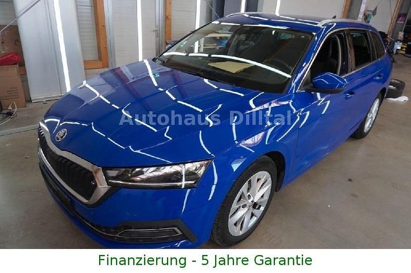 Blau Gebraucht 2022 Skoda Octavia Style Kombi | 19.356 € (Guter Preis) - Bild 1/4