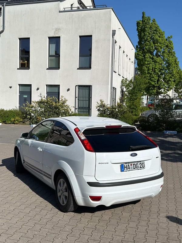 Second-hand Ford Focus 109 CP (80 kW) 2007 Alb Hatchback