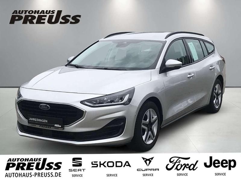 Silber Gebraucht 2022 Ford Focus Cool & Connect Limousine | 19.490 € (Fairer Preis) - Bild 1/4