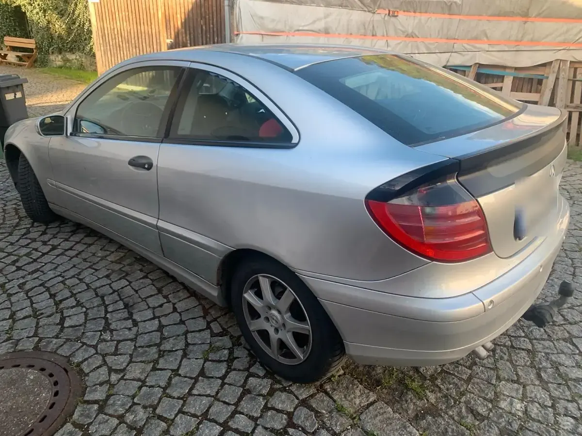Gebraucht Mercedes C200 163 PS (119 kW) 2002 Silber Coupé
