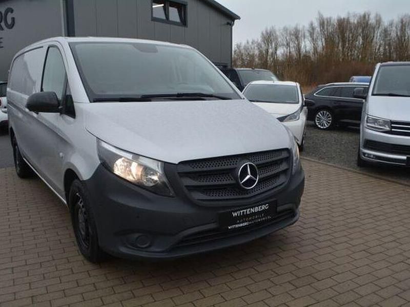 Gebraucht Mercedes Vito 114 PS (83 kW) 2016 Silber Van