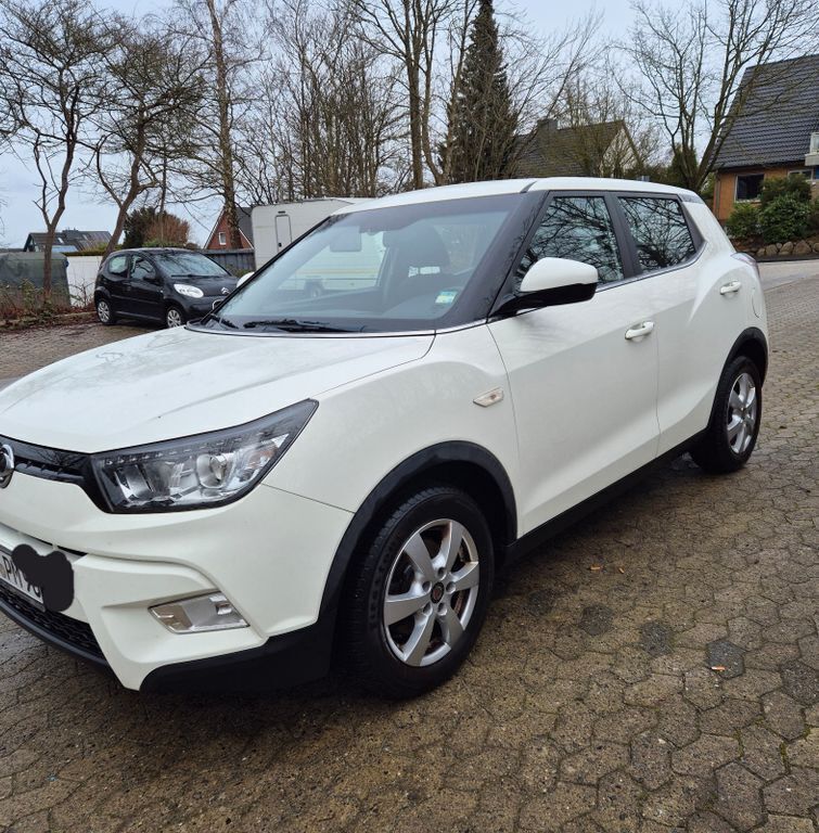 Weiß Gebraucht 2017 Ssangyong Tivoli Quartz SUV | 9.200 € (Fairer Preis) - Bild 1/4