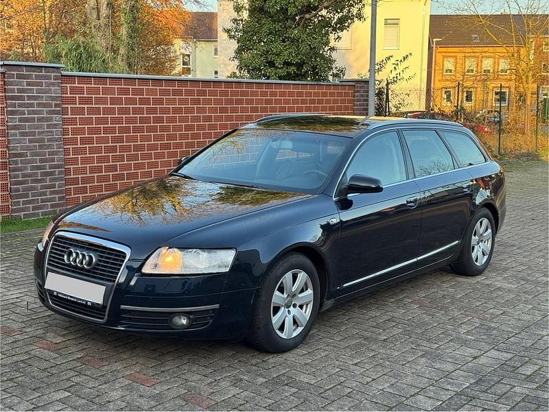 Blau Gebraucht 2006 Audi A6 Kombi | 1.950 € (Fairer Preis) - Bild 1/4