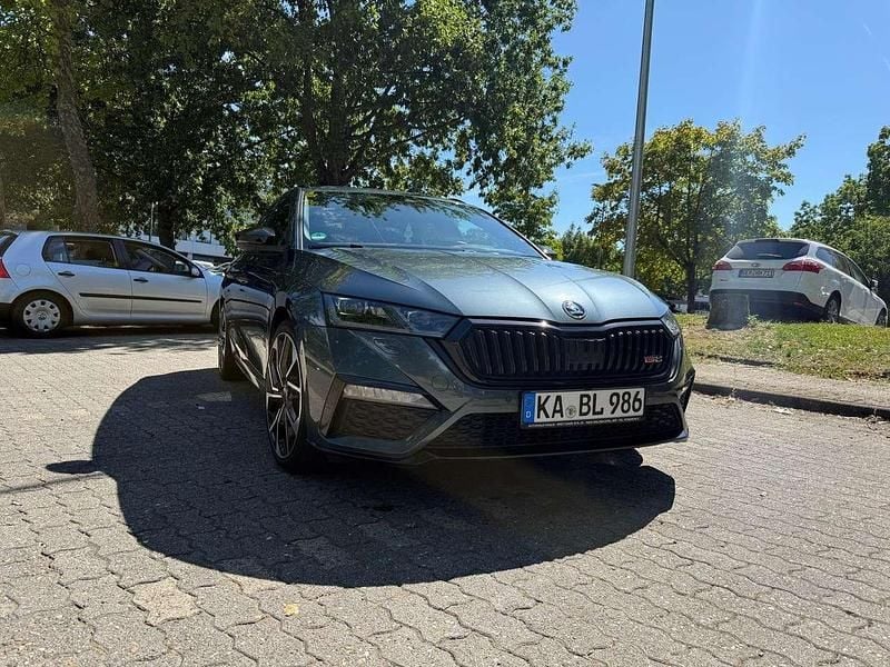 Grau Gebraucht 2020 Skoda Octavia RS Kombi | 24.999 € (Guter Preis) - Bild 1/4
