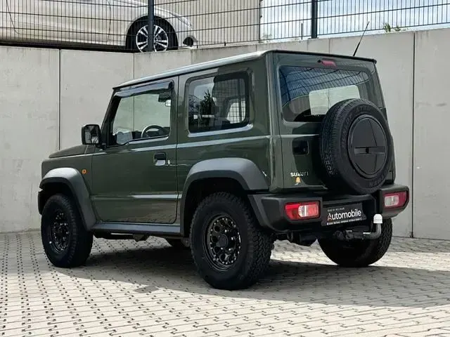 Gebraucht Suzuki Jimny Comfort 102 PS (75 kW) 2022 Grün SUV