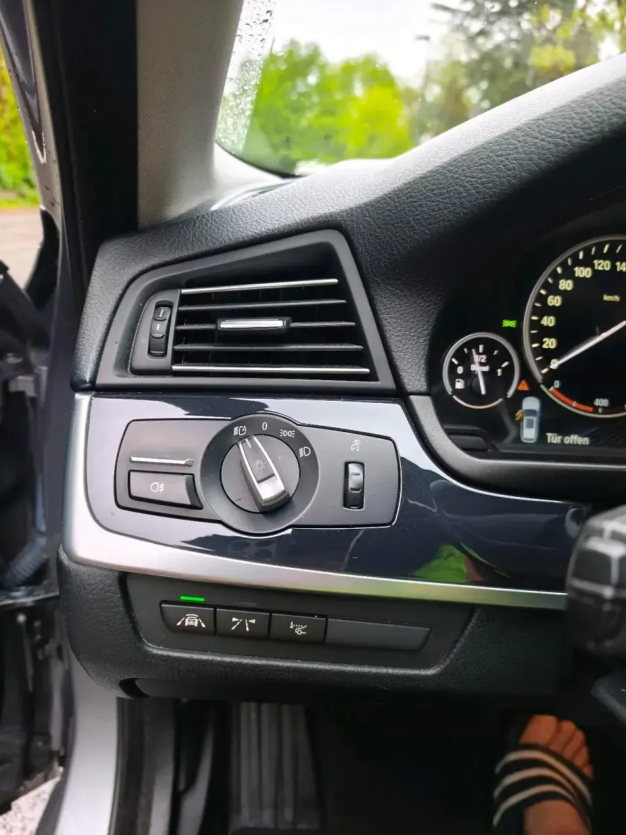 Gebraucht BMW 518 150 PS (110 kW) 2015 Grau Kombi
