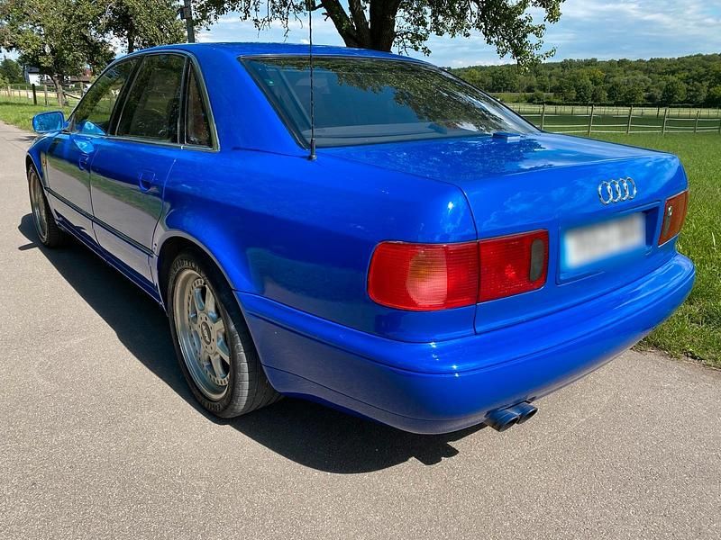 Second-hand Audi S8 340 CP (250 kW) 1997 Albastru Berlinǎ