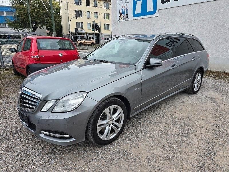 Silber Gebraucht 2011 Mercedes E300 Kombi | 8.500 € (Superpreis) - Bild 1/4