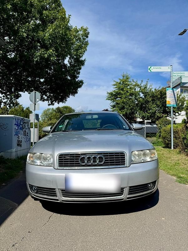 Gebraucht Audi A4 102 PS (75 kW) 2004 Silber Limousine