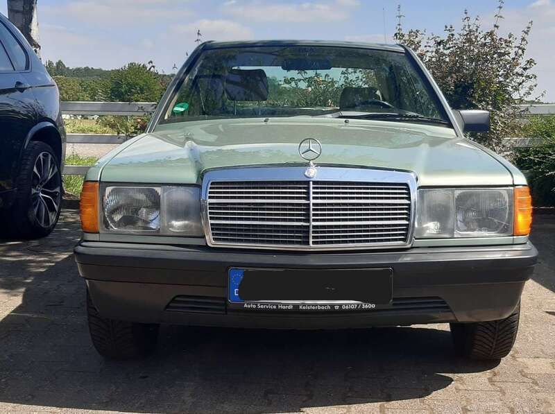 Grün Gebraucht 1986 Mercedes 190 Limousine | 4.500 € - Bild 1/4