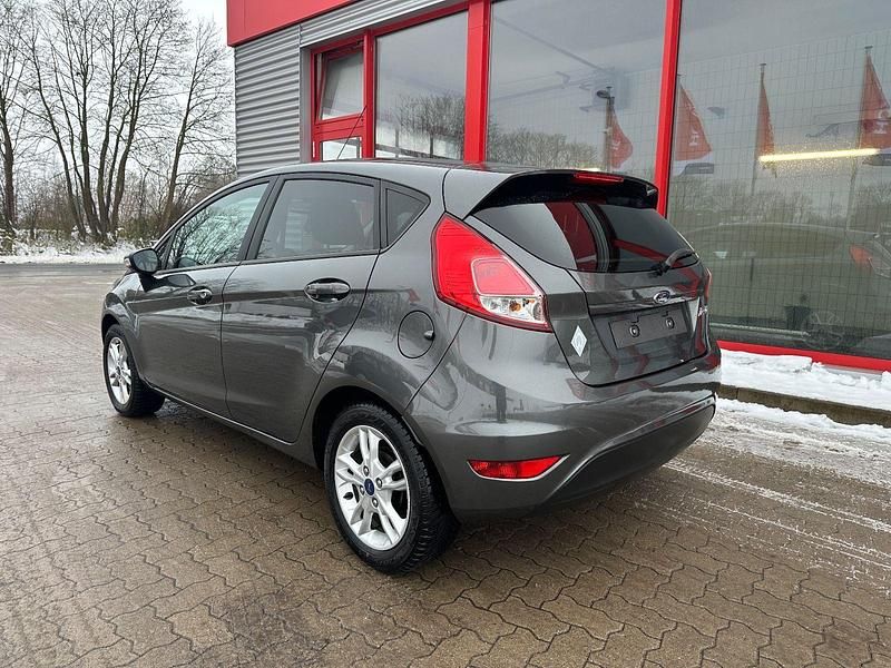 Gebraucht Ford Fiesta Celebration 80 PS (58 kW) 2017 Kleinwagen