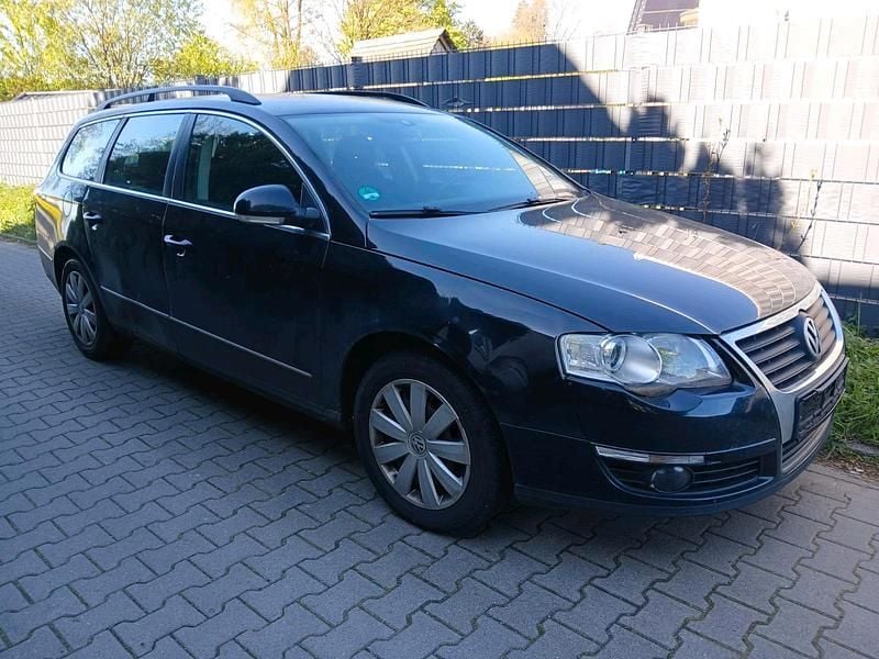 Second-hand VW Passat 110 CP (80 kW) 2009 Negru Break